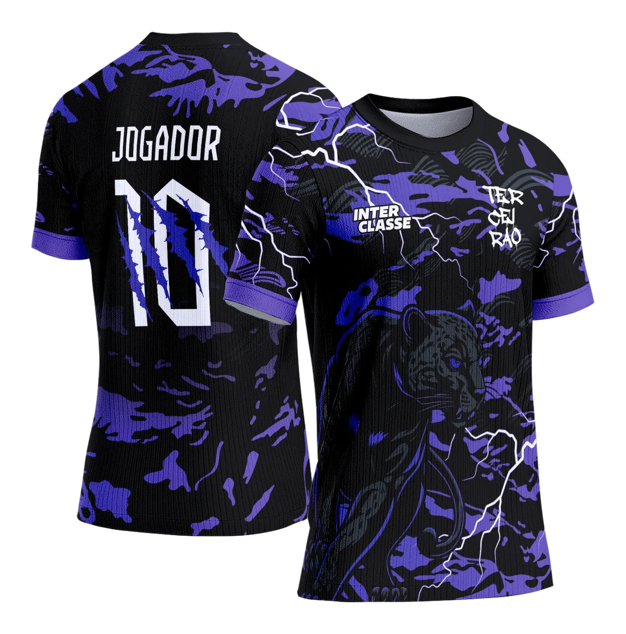 Foto de camiseta unissex preta com logo no peito e estampa grande nas costas da Pantera Roxa estilo interclasse, perfeita para fãs da turma e eventos escolares.