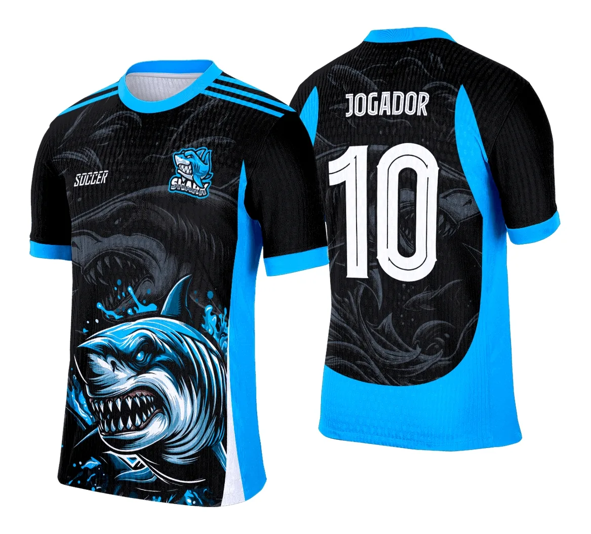 Camiseta unissex preta com logo no peito e estampa grande nas costas do Tubarão Azul 2025, ideal para usar em eventos escolares e reuniões de turma.