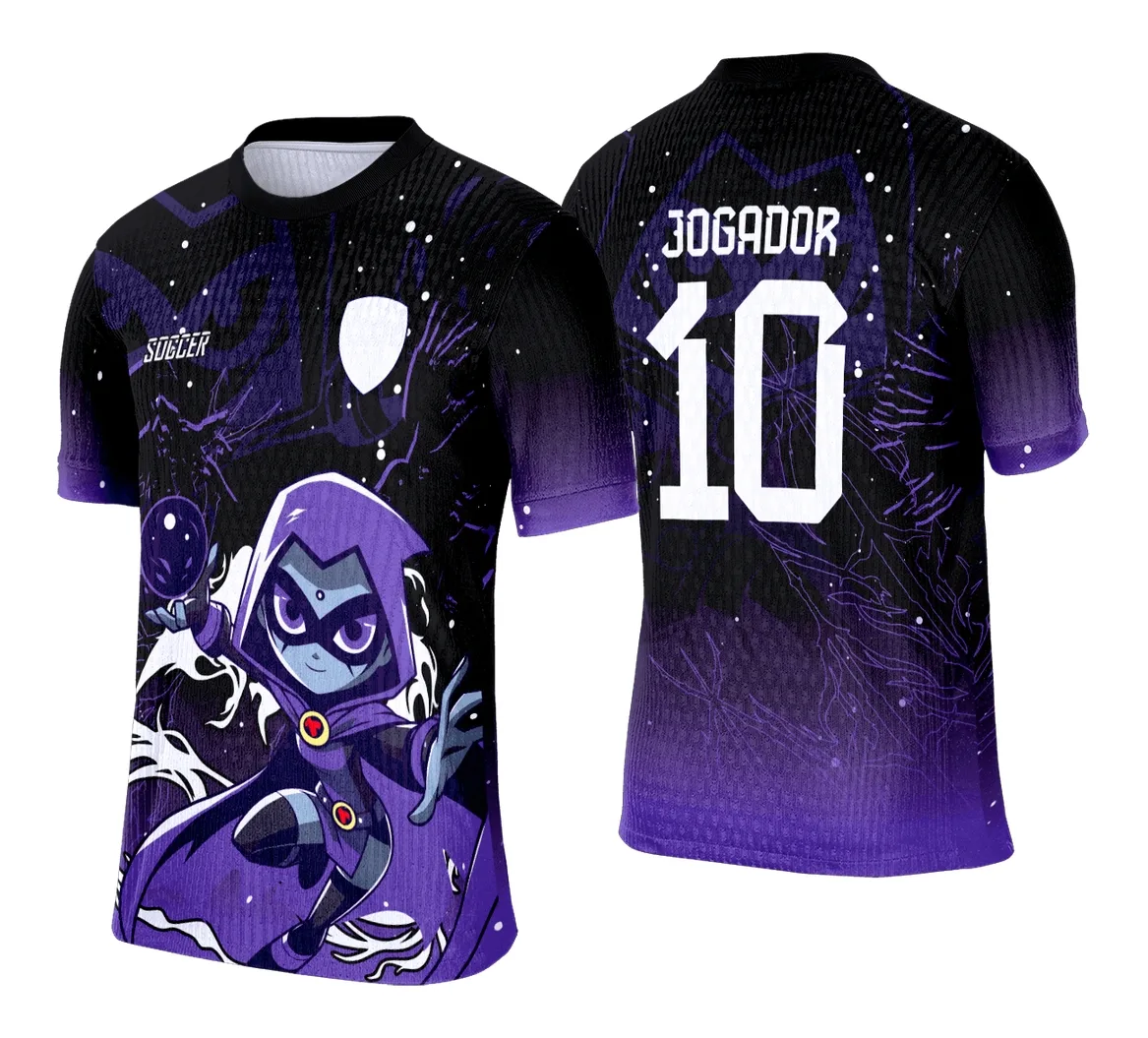 Camiseta unissex preta com logo no peito e estampa grande nas costas, tema Jovens Titans Ravena 2025, estilo moderno e vibrante, perfeita para fãs e eventos interclasse.