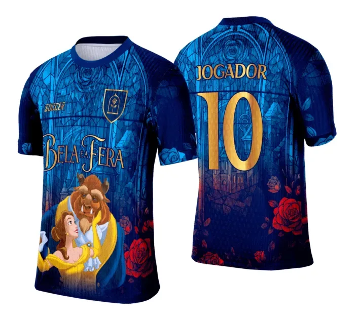 Camiseta unissex preta com logo no peito e estampa grande nas costas inspirada em A Bela e a Fera, design vibrante ideal para fãs e evento interclasse