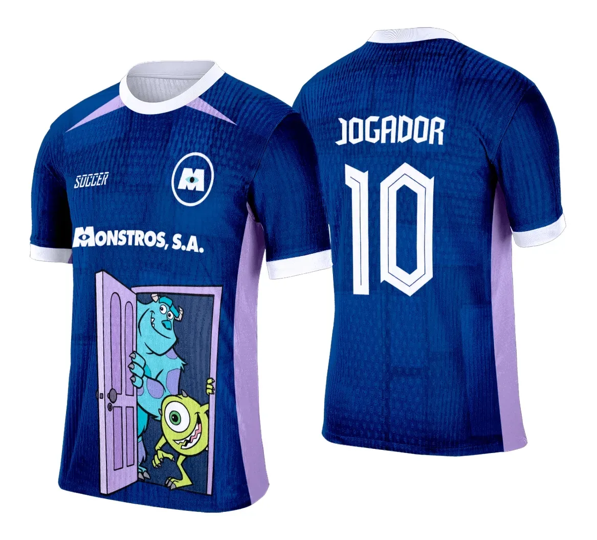 Camiseta unissex preta com logo no peito e estampa grande nas costas do tema Interclasse Monstros S.A., estilo divertido e moderno para fãs e eventos escolares.