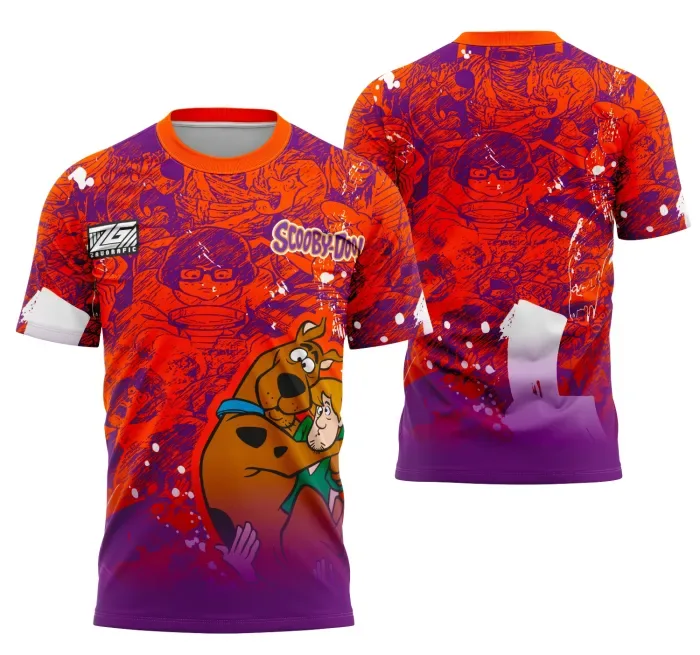 Camiseta unissex preta com logo no peito e estampa grande nas costas do Scooby Doo Interclasse 2025, ideal para fãs e eventos escolares com estilo moderno e vibrante.