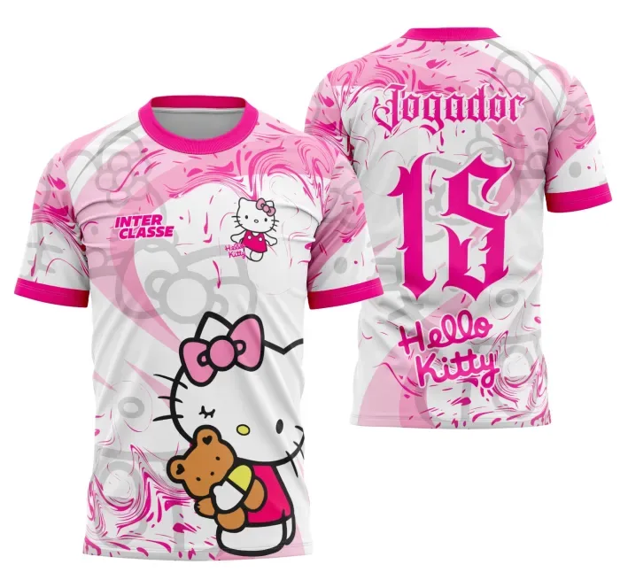 Camiseta unissex rosa com logo no peito e estampa grande nas costas do tema Hello Kitty, perfeita para ocasiões de interclasse e visual divertido.